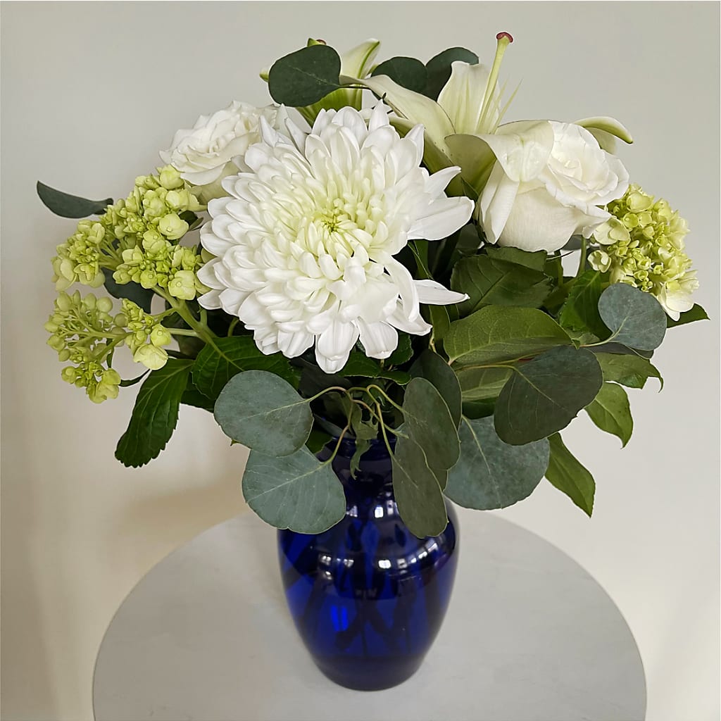 Snowy Dreams Bouquet –  Secret Garden By Leo, Chicago IL