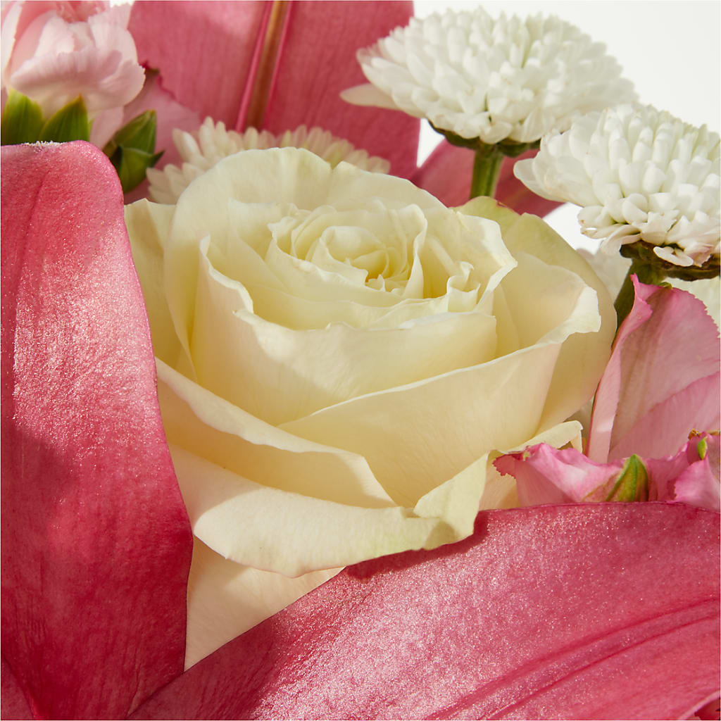 Piece of Cake Bouquet –  Secret Garden By Leo, Chicago IL